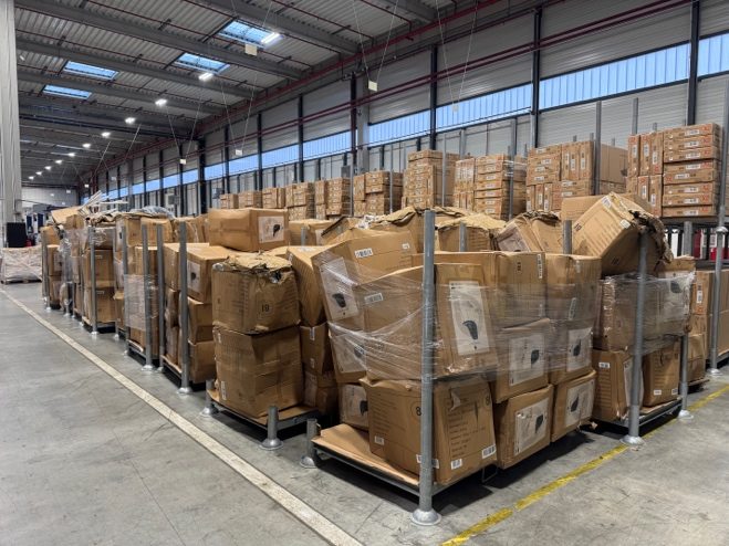 Mouille d'un chargement de mobiliers en provenance de Chine.